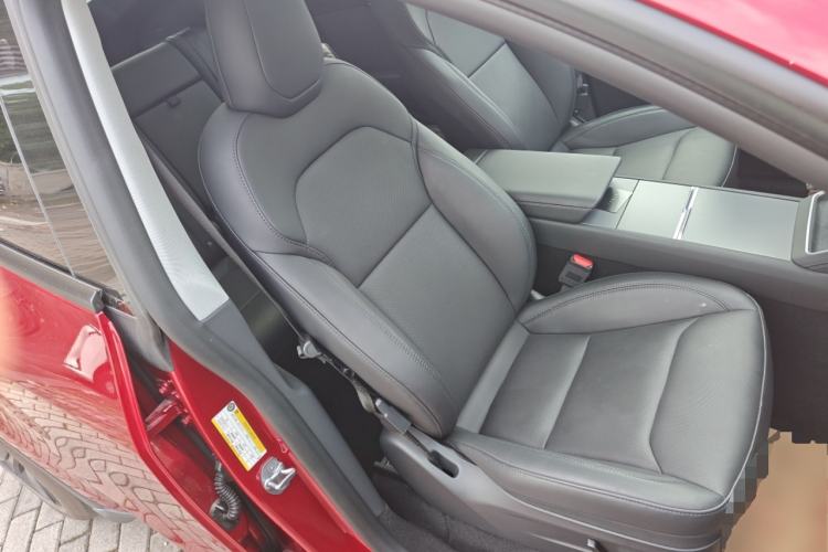 Used Tesla Model Y 2025 Rear-Wheel-Drive Version Right Front Seat