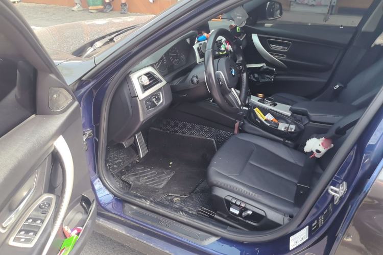 Used BMW 3 Series 2016 320i Sport Touring Edition Driver Seat