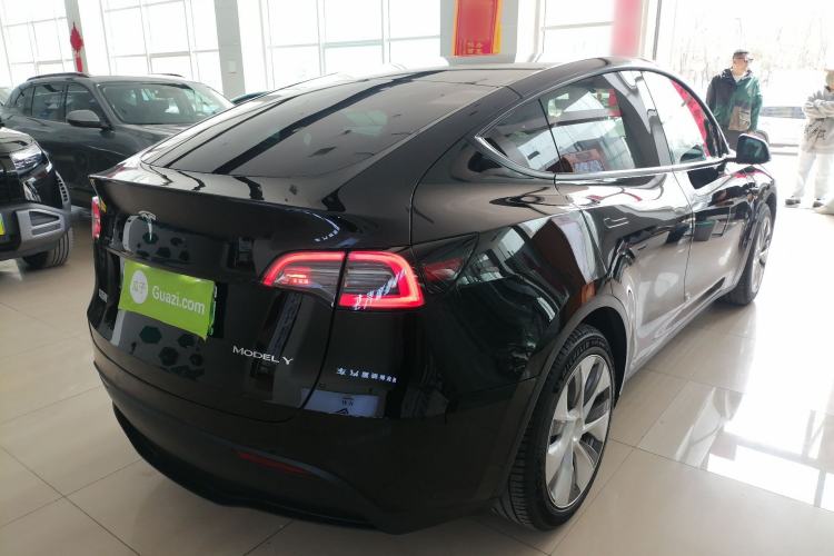 Used Tesla Model Y 2022 Rear-Wheel-Drive Version Rear Right 45 Deg