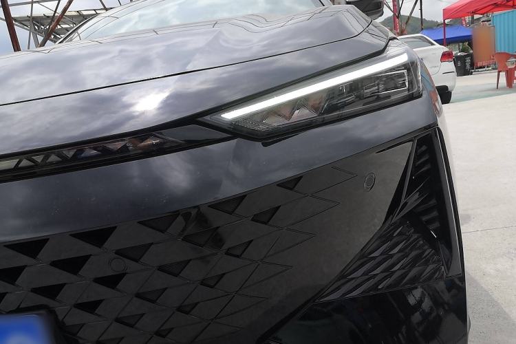 Used Changan UNI-V 2025 1.5T 500Bar Prestige Version