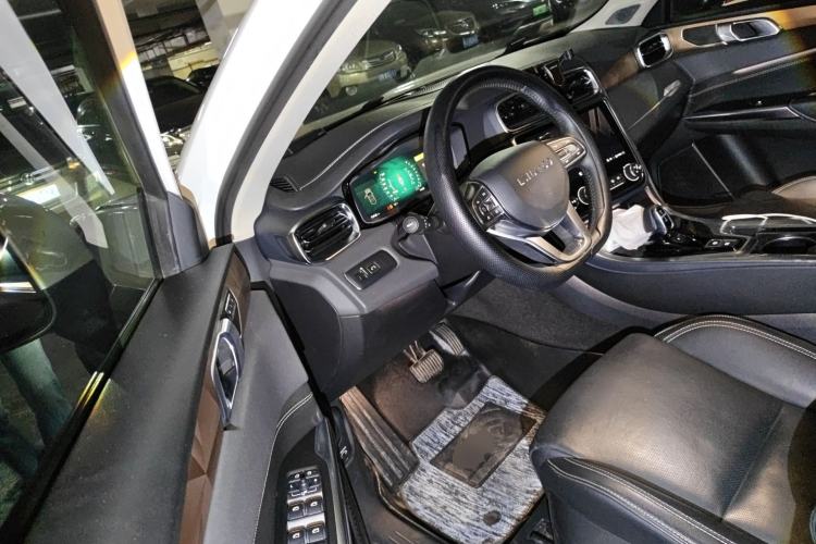 Used Lynk & Co 01 2019 2.0T Two-Wheel-Drive Pro Version China VI Standard Driver Seat