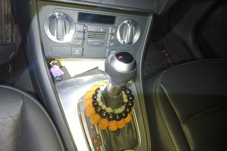 Used Audi Q3 2015 30 TFSI Comfort Model
