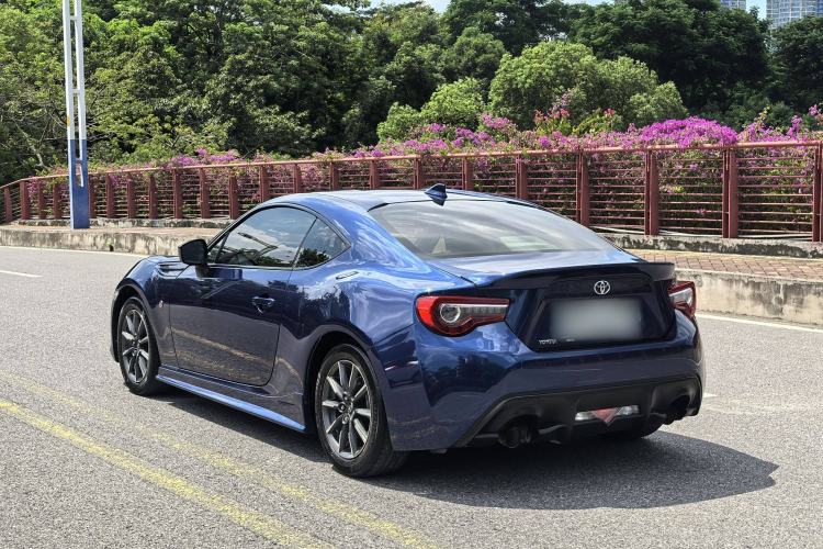 Used Toyota 86 2017 2.0L Manual Luxury Version
