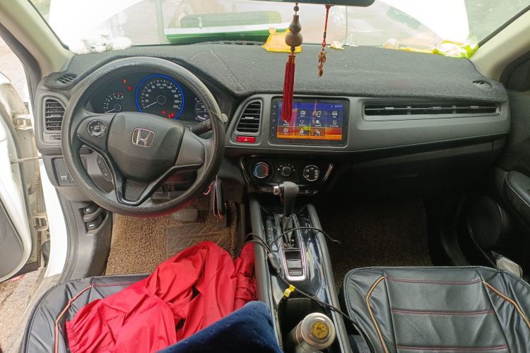 Used Honda Vezel 2015 1.5L CVT two-wheel drive Comfort trim Center Console