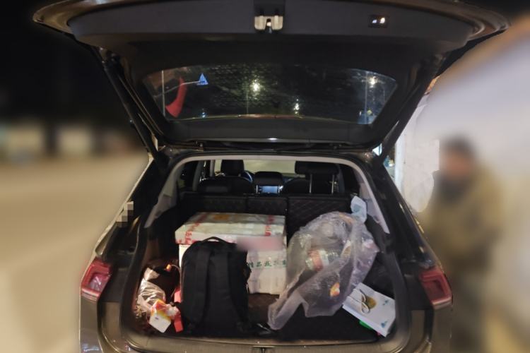 Used Volkswagen Tiguan L 2017 380TSI Automatic All-Wheel-Drive Luxury Edition Trunk