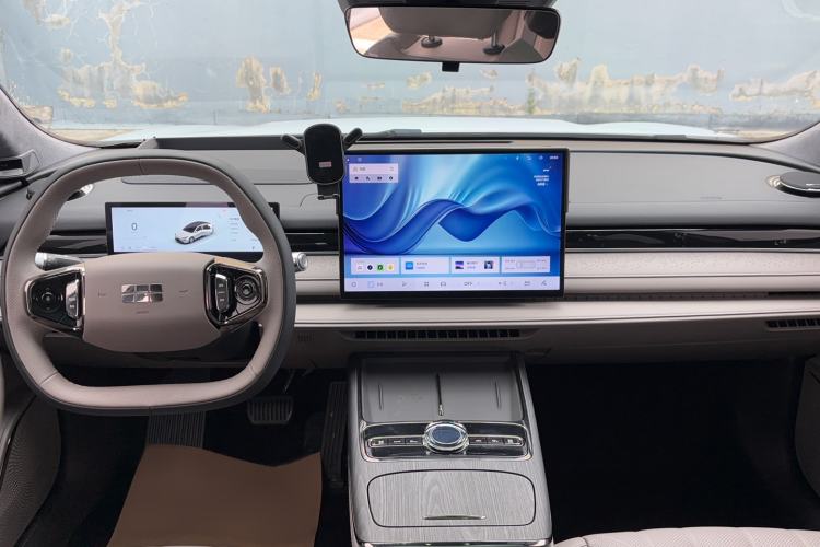 Used Geely Galaxy 8 2025 130km EM-i Flagship Edition Center Console