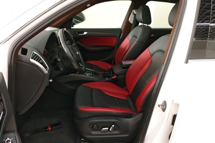 Used Audi Q5 2017 Plus 40 TFSI Technology Model