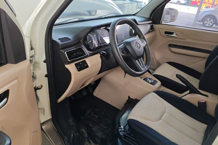 Used CHANGAN KUAYUE Xing V7 EV 2024 239 km Range Passenger Version Flagship Edition 6 Seats Driver Seat