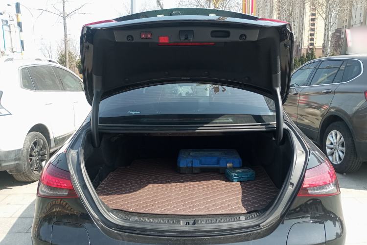 Used Mercedes-Benz E-Class New Energy 2022 Restyled E 350 e L Plug-in Hybrid Sports Sedan
