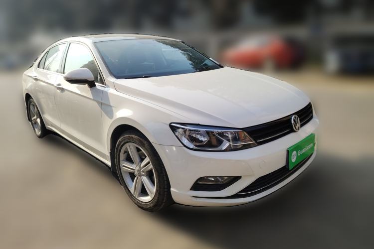 Used Volkswagen Lamando 2018 280TSI DSG Comfort Edition Front Right 45 Deg