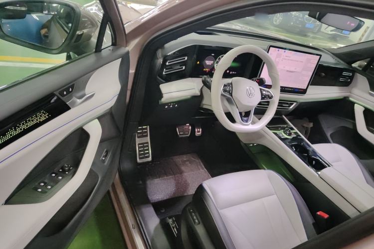 Used Volkswagen Tiguan L 2024 PRO 330TSI Two-Wheel Drive R-Line Smart Edition Driver Seat