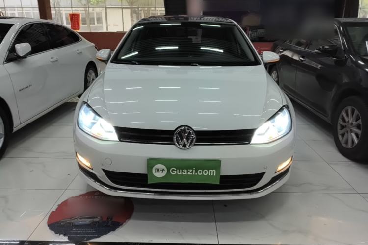 Used Volkswagen Golf 2017 1.6L Automatic Comfort Million-Vehicle Anniversary Edition Front