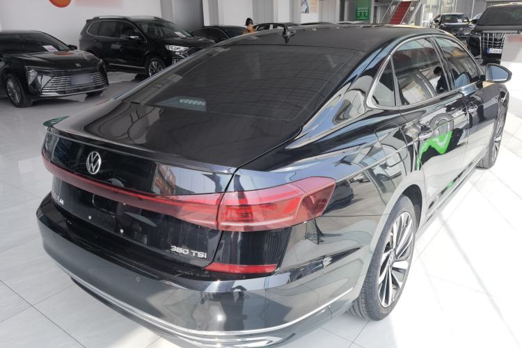 Used Volkswagen Passat 2024 380TSI Dragon Glory Edition
