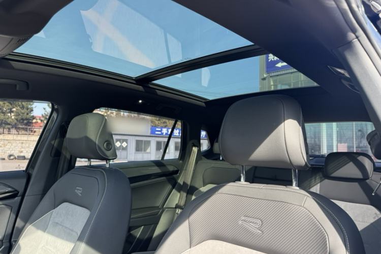 Used Volkswagen Tayron 2021 380TSI All-Wheel Drive R-Line Connected Version Headliner