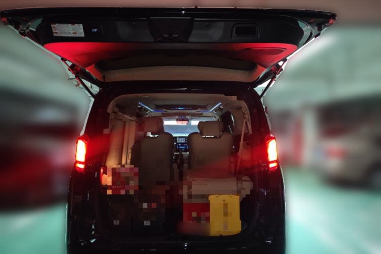 Used Toyota Alphard 2021 Dual-Motor 2.5L Premium Edition Trunk