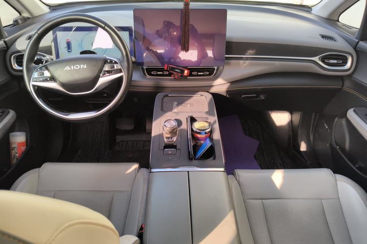 Used AION V 2021 Plus 70 Smart Technology Edition Lithium Iron Phosphate Center Console