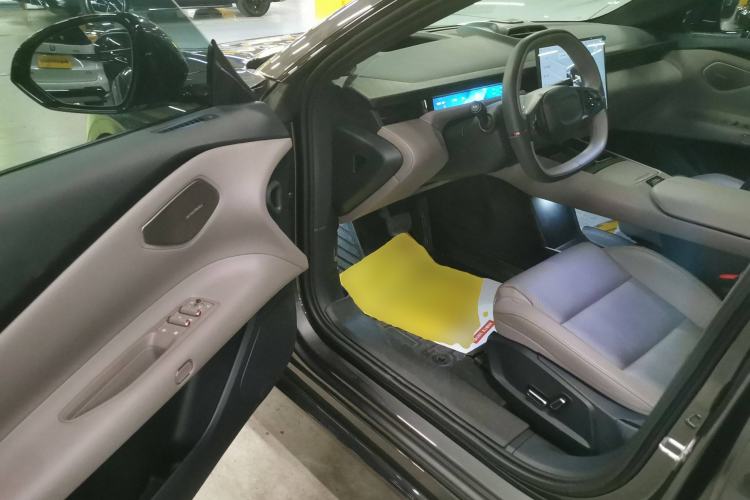 Used Lynk & Co Z10 2025 95 kWh 806 km Range Rear-Wheel Drive Advanced Driver-Assistance System Max