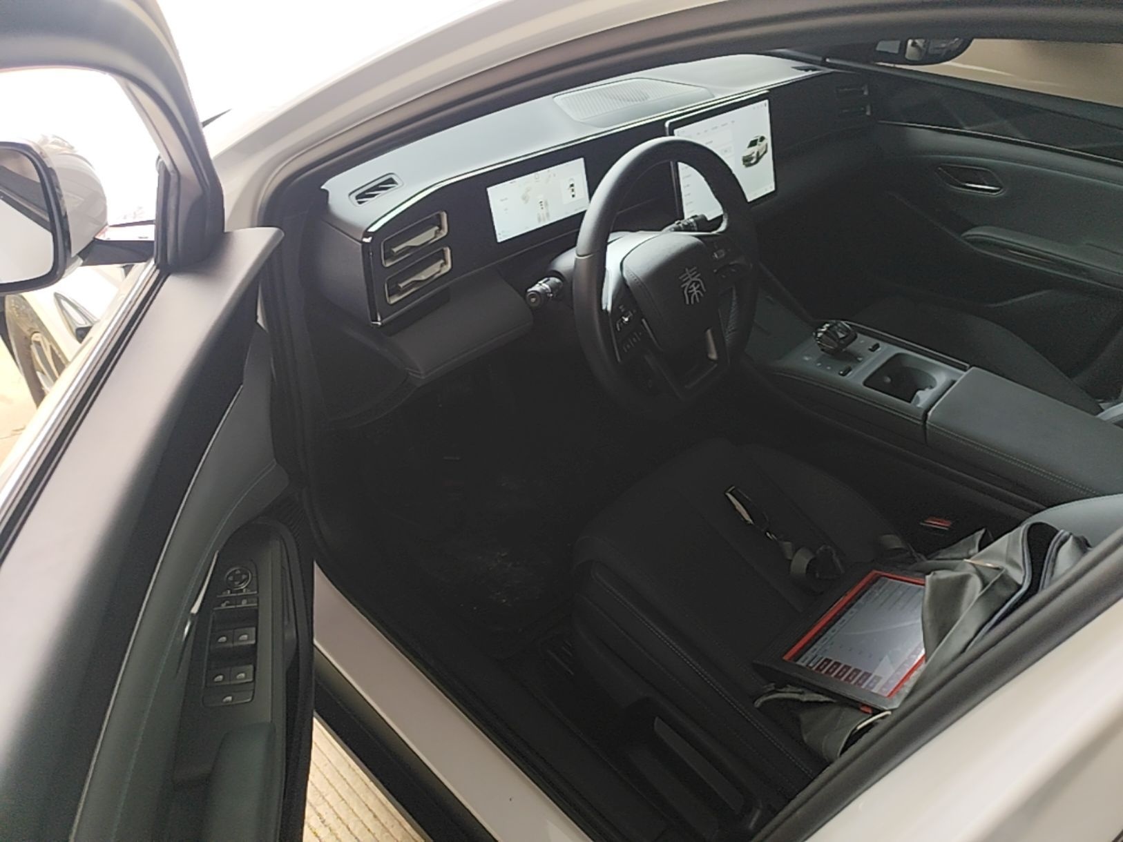 BYD Qin L 2025 DM-i Smart Drive 80KM Leading Model — снимка 18