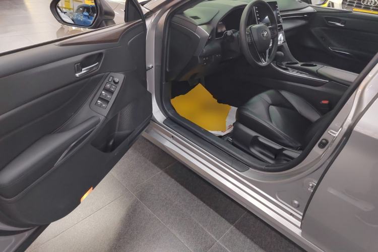 Used Toyota Avalon 2019 2.5L Ambition Version China VI Standard
