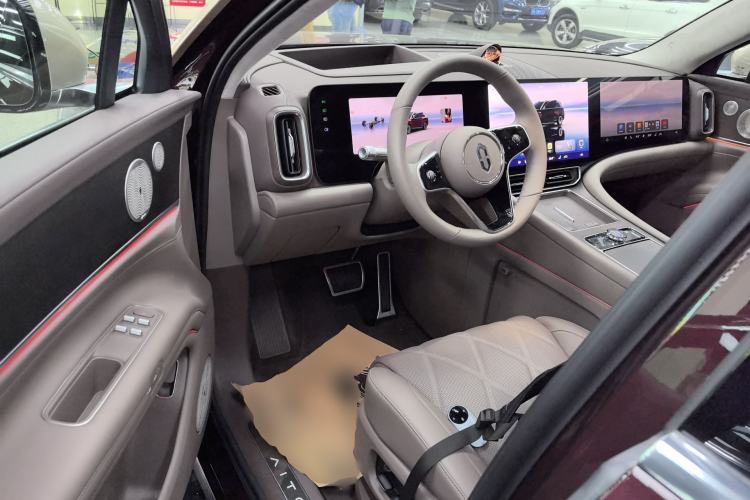 Used Hima AITO M9 2025 Extended-Range Max Version 52 kWh 6-Seater Edition Driver Seat