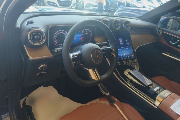 Used Mercedes-Benz GLC 2024 GLC 300 L 4MATIC Dynamic Edition 5-seater