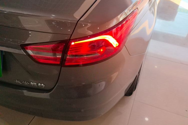 Used Ford Escort 2015 1.5L Automatic Fashion Model
