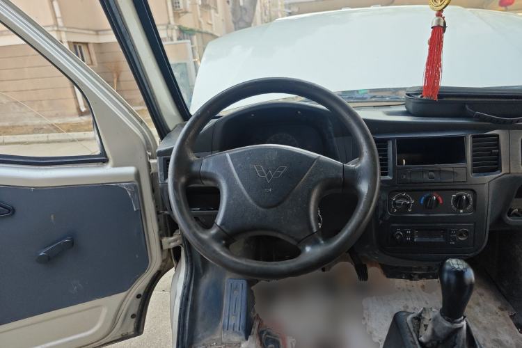 Used Wuling Zhiguang 2015 1.2L Practical LS-I Model
