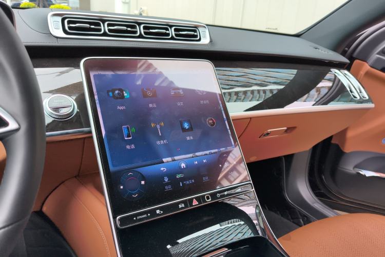 Used Mercedes-Benz S-Class 2023 Updated S 400 L Luxury Edition Center Console