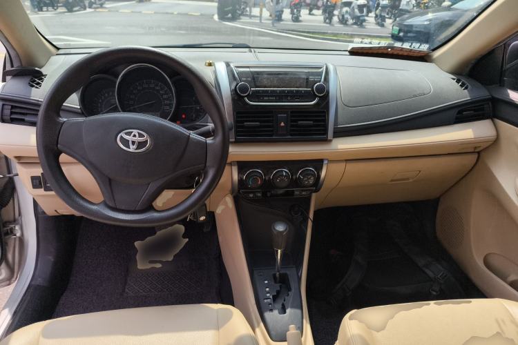 Used Toyota Vios 2014 1.5L Automatic ZhiZhen Edition Center Console