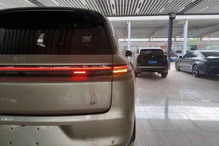 Used Li Auto L8 2023 Pro Model
