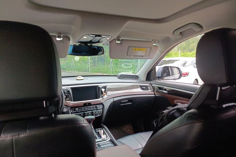 Used GAC Trumpchi GS8 2017 320T Two-Wheel Drive Luxury Smart Connectivity Version (7 Seats)
