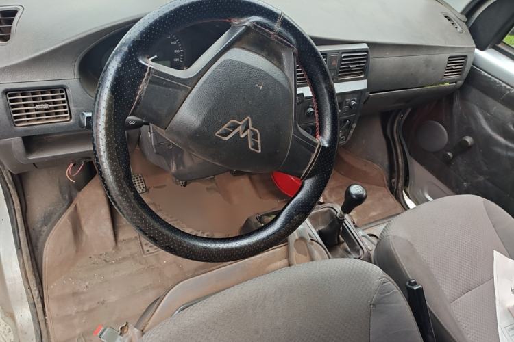 Used Wuling Rongguang 2017 1.5L Extended Basic Version Center Console