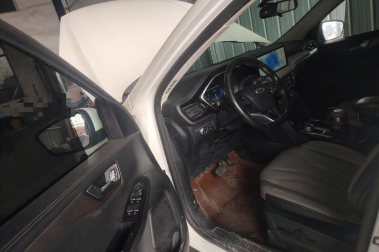 Used Ford Escape 2020 EcoBoost 245 Two-Wheel-Drive Comfort Edition Driver Seat