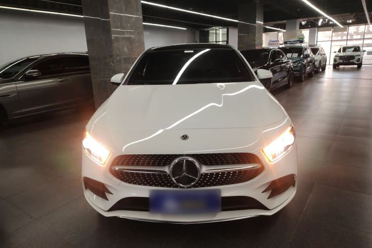 Used Mercedes-Benz A-Class 2022 Revised Version A 200 L Sport Sedan Fashionable Style