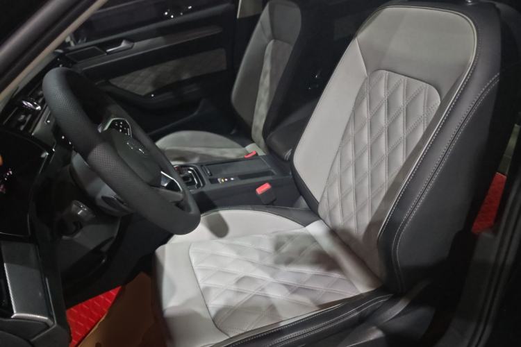 Used Volkswagen Magotan 2023 2 Million Units Limited Edition 330TSI DSG Leading Version
