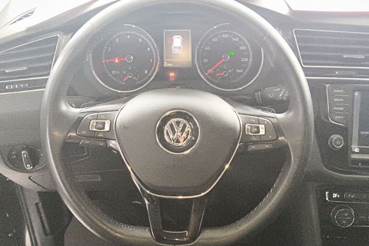 Used Volkswagen Tiguan L 2017 330TSI Automatic Two-Wheel Drive Flagship Edition Steering Wheel