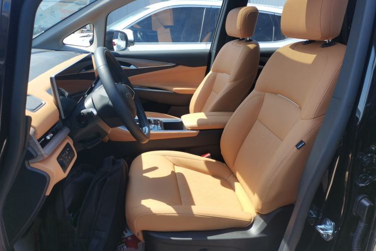 Used SAIC MAXUS G50 PHEV 2025 Leading Edition
