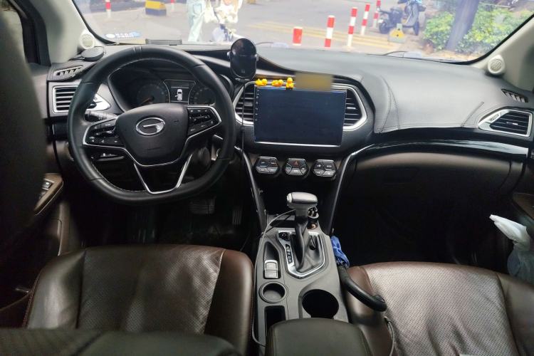 Used GAC Trumpchi GS4 2017 235T Automatic Two-Wheel Drive Luxury Smart Connectivity Version Center Console