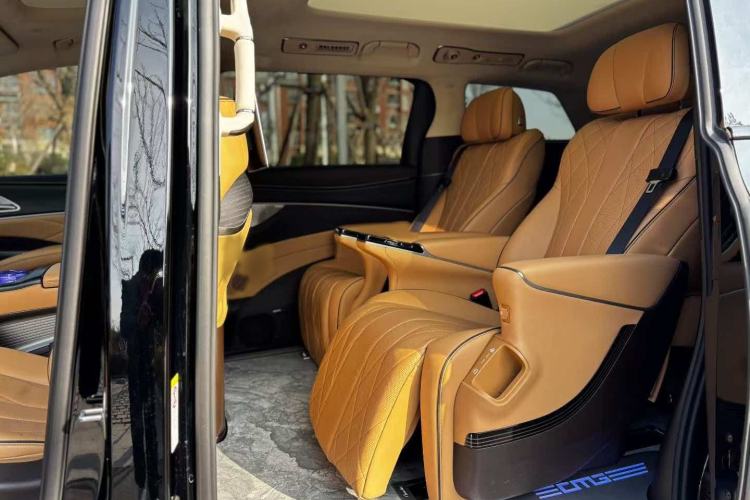 Used Denza D9 2024 DM-i 980 Four-Wheel Drive Flagship Model