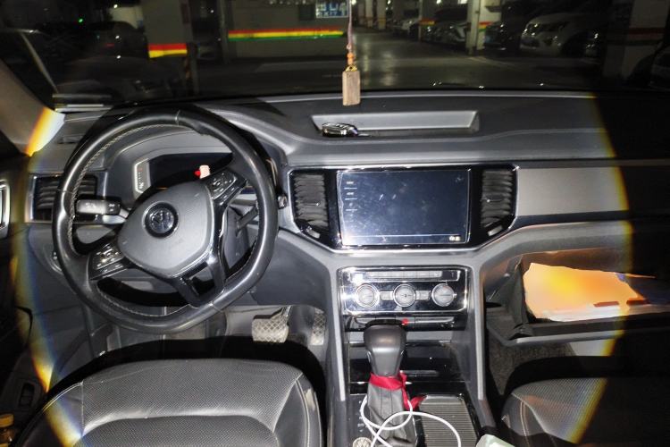 Used Volkswagen Teramont 2019 380TSI Four-Wheel Drive Luxury Version China VI Standard Center Console