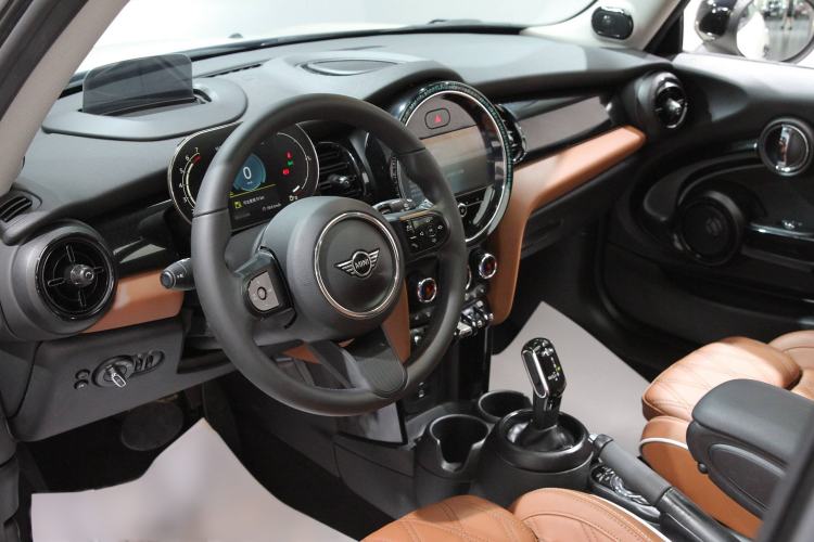 Used MINI MINI 2023 1.5T COOPER Artist