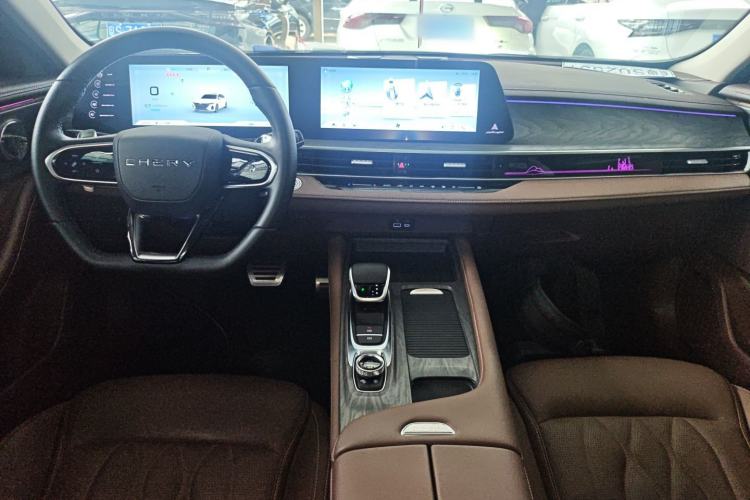 Used Chery Arrizo 8 2023 High-Performance Edition 2.0T DCT Powerfully Equipped Center Console