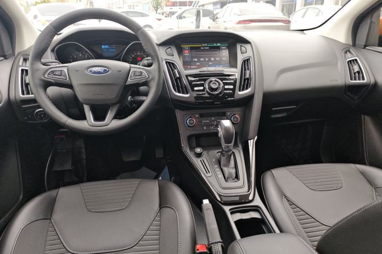 Used Ford Focus 2015 Hatchback 1.6L Automatic Fashion Edition