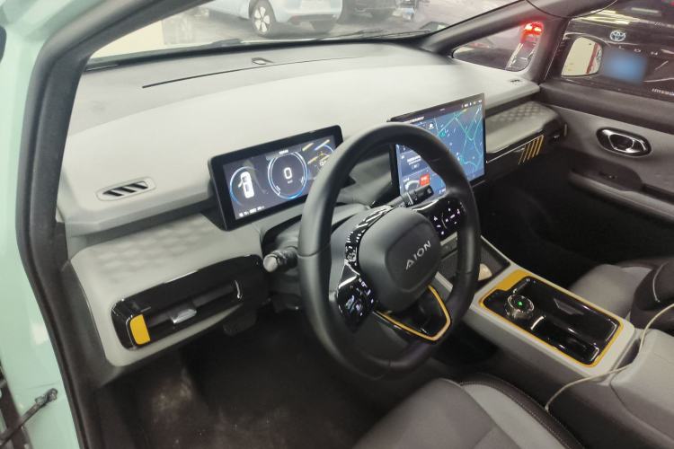 Used AION Y 2022 70 Intelligent Edition Lithium Iron Phosphate Center Console