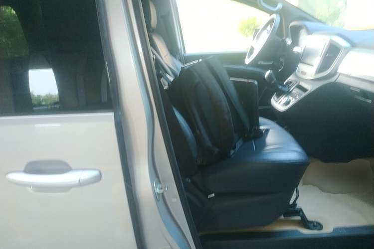 Used JAC Refine M4 2019 Business & Travel Series 2.0L Manual Speed Edition China VI Standard