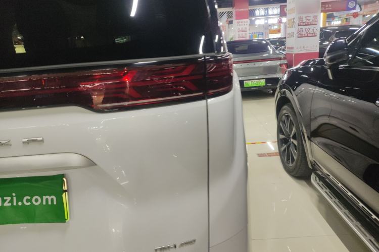 Used Denza D9 2022 DM-i 970 Four-Wheel Drive Flagship Model