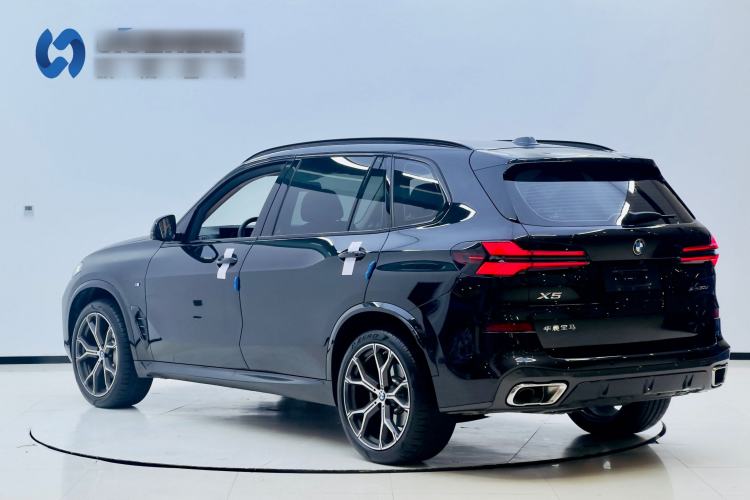 Used BMW X5 2023 xDrive 30Li Luxury M Sport Night Edition Package
