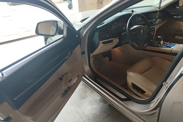 Used BMW 7 Series 2009 740Li Luxury Model
