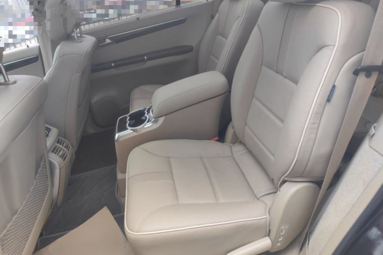 Used Mercedes-Benz R-Class 2017 R 320 4MATIC Luxury Collection Edition Left Rear Seat