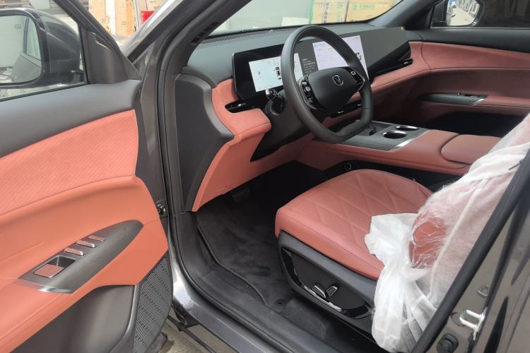 Used CHANGAN CS75 PLUS 2025 4th Generation UItra 2.0T New Blue Whale – Smart & Powerful Version Driver Seat